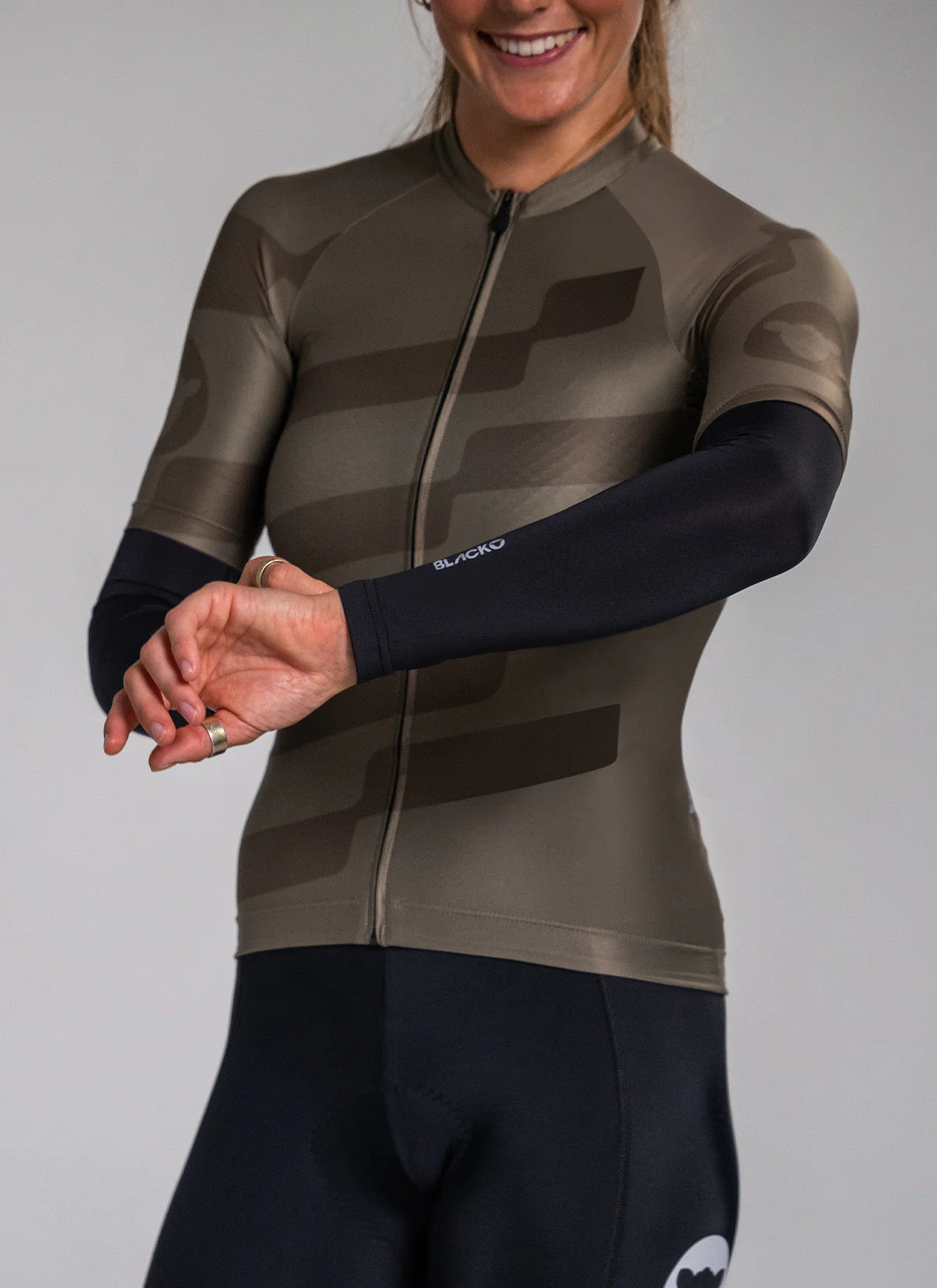 Essentials Sun Sleeve - Black - Image 4